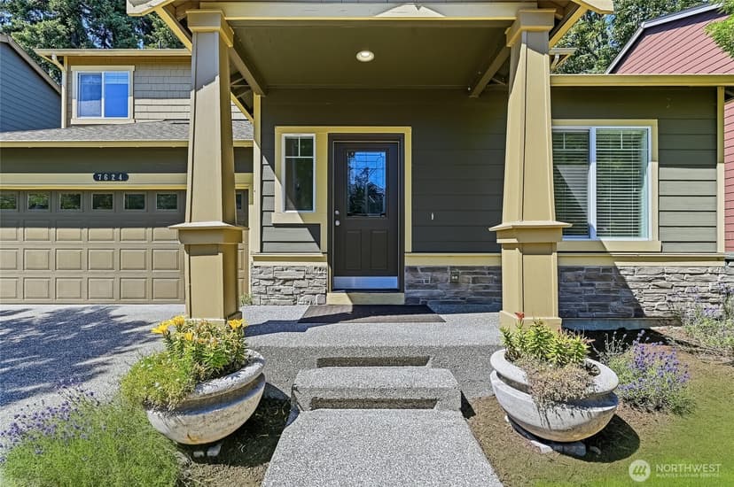 Property photo for 7624 NE 201st Place, Kenmore photo 6