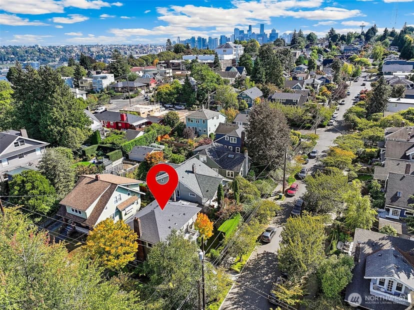 Property photo for 2320 Nob Hill Avenue N, Seattle photo 32
