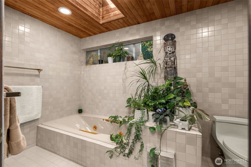Property photo for 17059 16th Avenue SW, Normandy Park photo 16