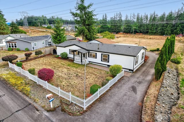 Property photo for 23612 SE 286th Street, Maple Valley photo 2