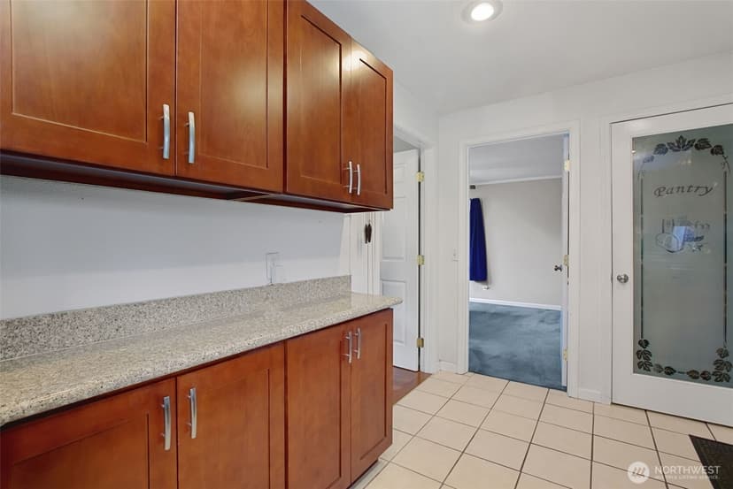 Property photo for 9006 Lawndale Avenue SW, Lakewood photo 10