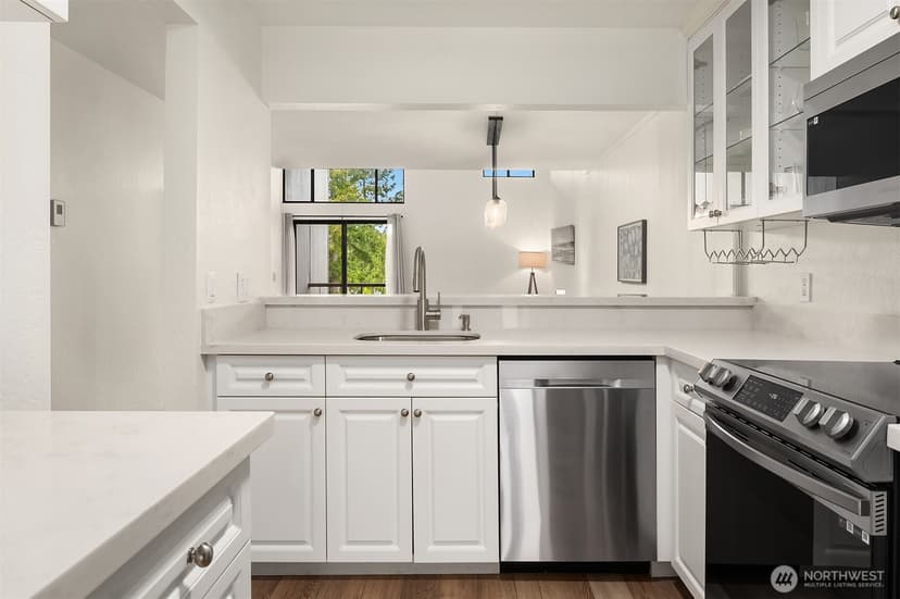 Property photo for 6582 137th Avenue NE #414, Redmond photo 13