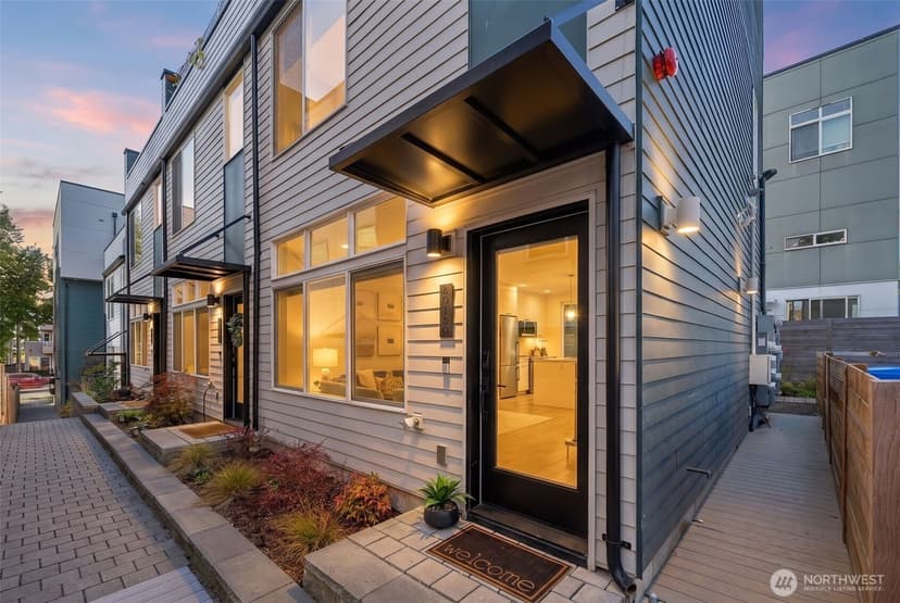 Property photo for 6016 California Avenue SW #D, Seattle