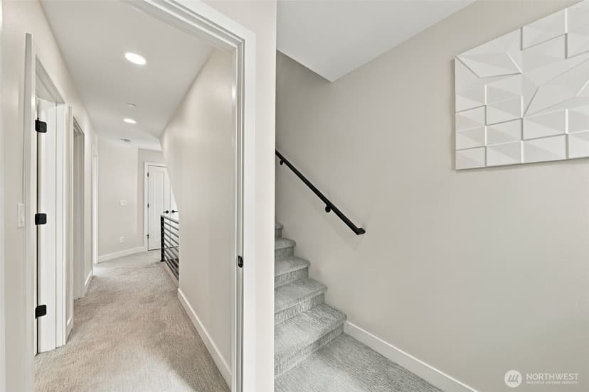 Property photo for 6016 California Avenue SW #D, Seattle photo 19
