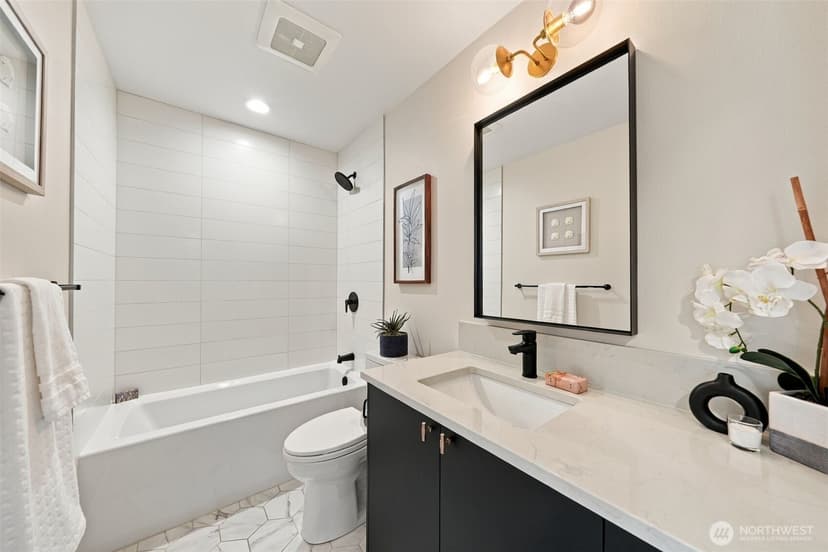 Property photo for 6016 California Avenue SW #D, Seattle photo 17