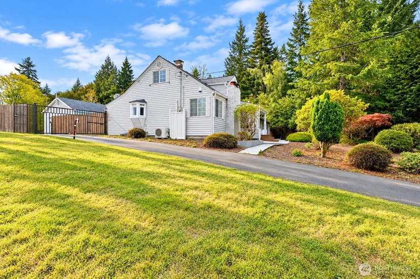 Property photo for 2272 Long Lake Road SE, Port Orchard photo 23