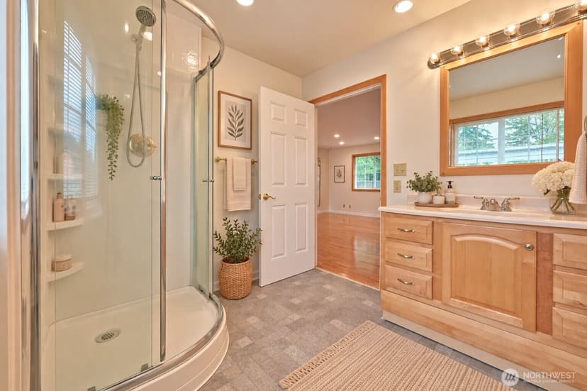 Property photo for 2272 Long Lake Road SE, Port Orchard photo 17