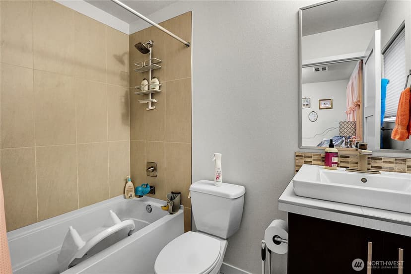 Property photo for 6542 32nd Avenue NE #B, Seattle photo 12