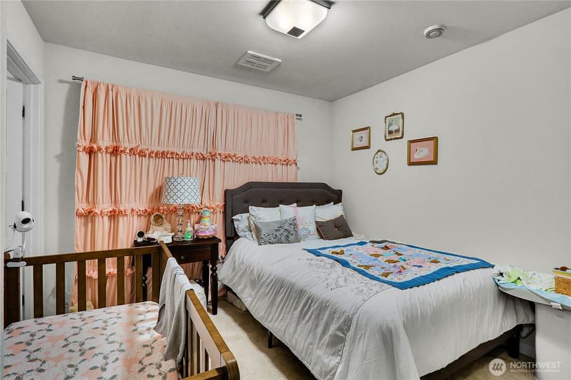Property photo for 6542 32nd Avenue NE #B, Seattle photo 11