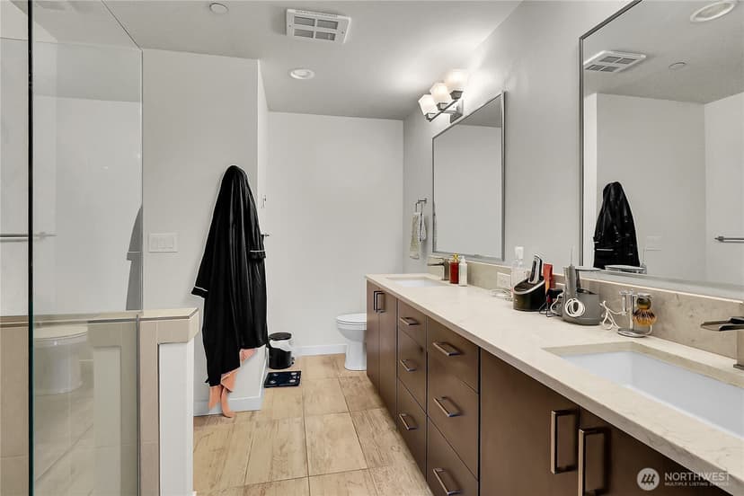 Property photo for 6542 32nd Avenue NE #B, Seattle photo 10