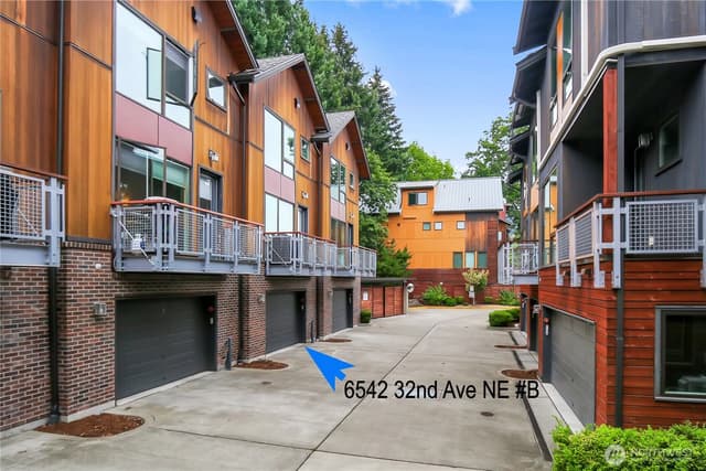 Property photo for 6542 32nd Avenue NE #B, Seattle photo 2