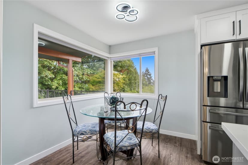Property photo for 18534 55th Avenue NE, Kenmore photo 9