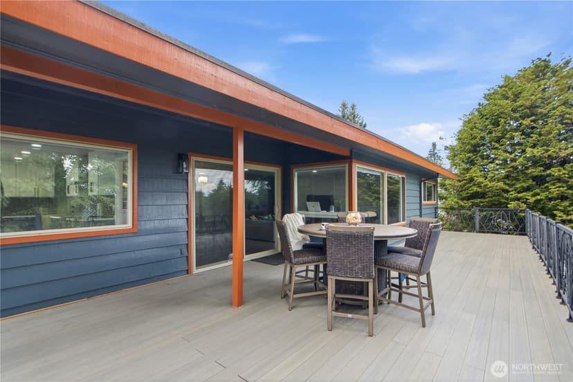 Property photo for 18534 55th Avenue NE, Kenmore photo 28