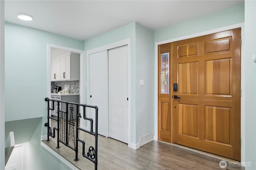 Property photo for 18534 55th Avenue NE, Kenmore photo 19