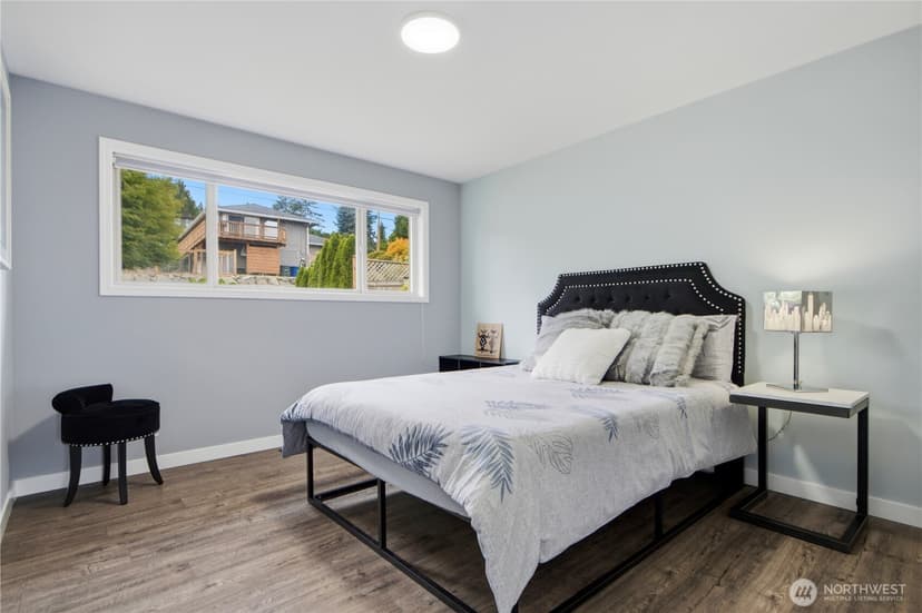 Property photo for 18534 55th Avenue NE, Kenmore photo 16