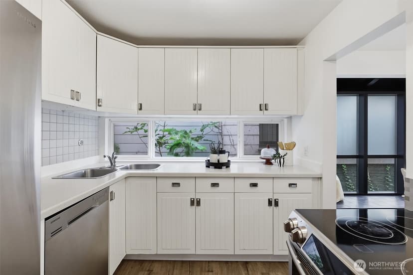 Property photo for 1601 E Columbia Street #104, Seattle photo 15