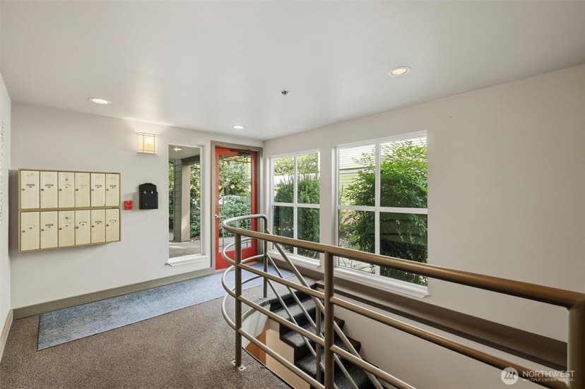 Property photo for 1601 E Columbia Street #104, Seattle photo 31
