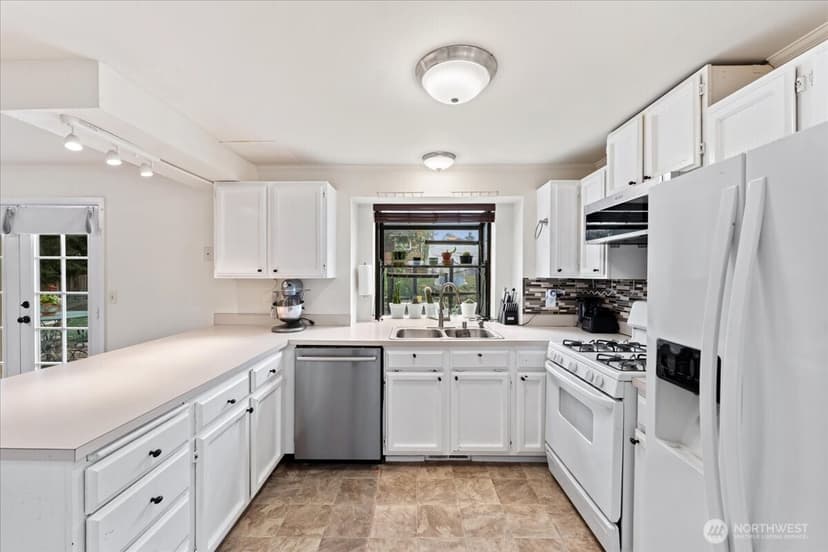 Property photo for 20507 123rd Street Ct E, Bonney Lake photo 7