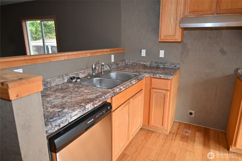 Property photo for 1438 NE Steele Creek Drive #102, Bremerton photo 8