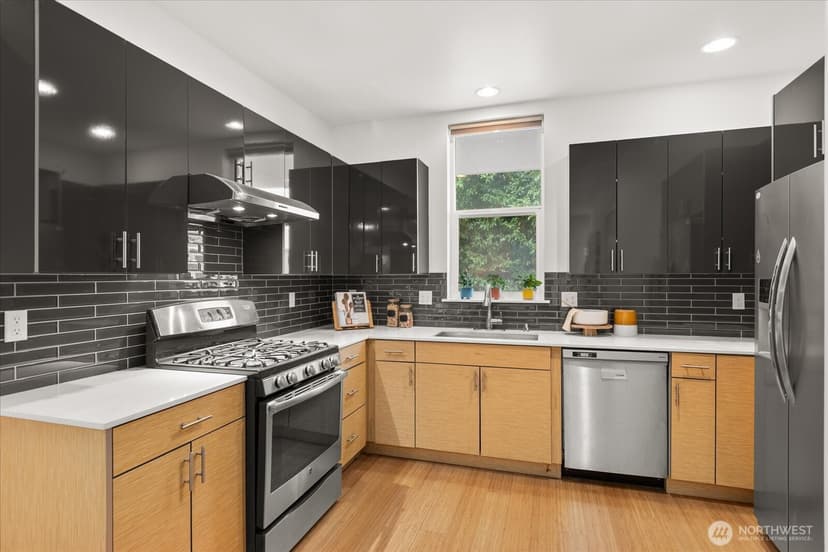 Property photo for 3423 Beacon Avenue S, Seattle photo 7