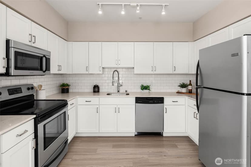 Property photo for 11415 Slater Avenue NE #306, Kirkland photo 12