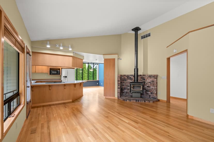 Property photo for 14715 65th Avenue SW, Edmonds photo 13