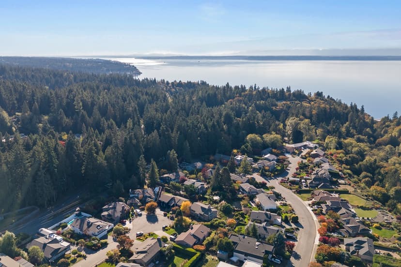 Property photo for 14715 65th Avenue SW, Edmonds photo 33