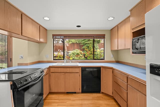 Property photo for 14715 65th Avenue SW, Edmonds photo 5