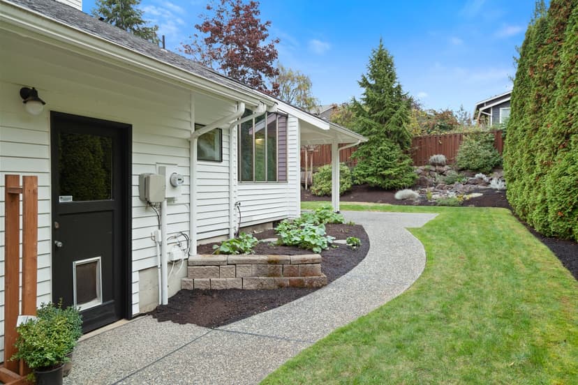 Property photo for 14715 65th Avenue SW, Edmonds photo 27