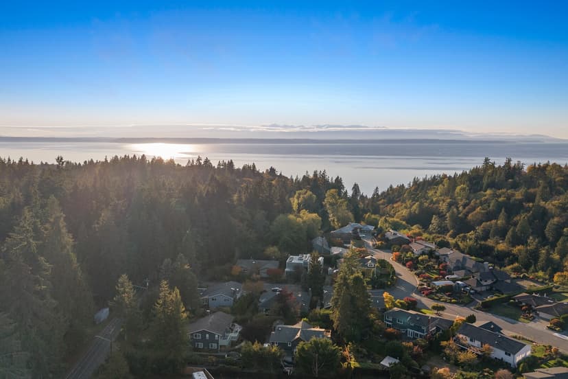 Property photo for 14715 65th Avenue SW, Edmonds photo 34