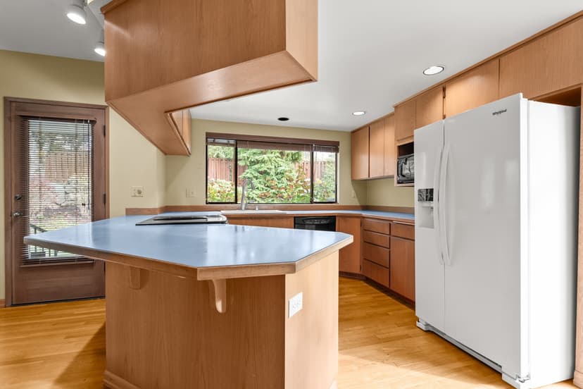Property photo for 14715 65th Avenue SW, Edmonds photo 6