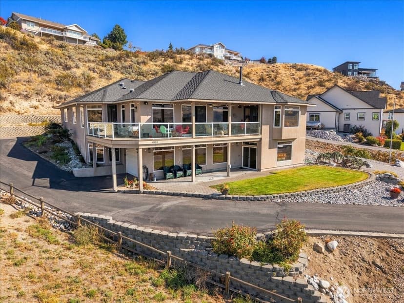 Property photo for 305 Orchard View Drive, Chelan photo 3