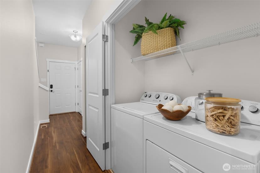 Property photo for 221 1st Place NE, Issaquah photo 18