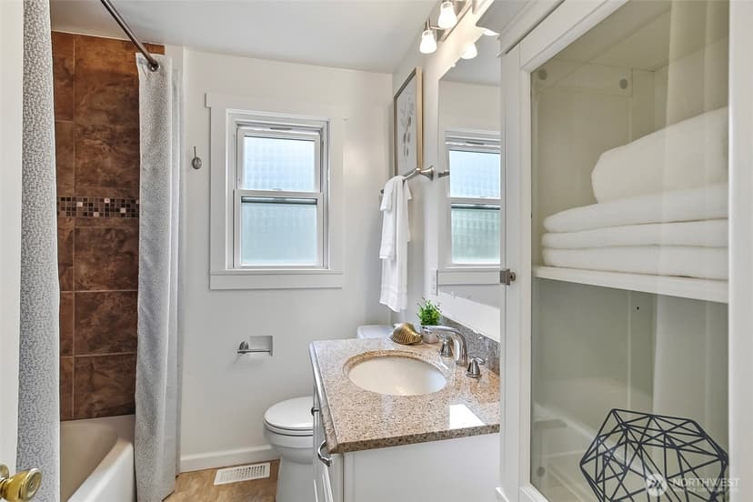 Property photo for 8800 Ravenna Avenue NE, Seattle photo 13