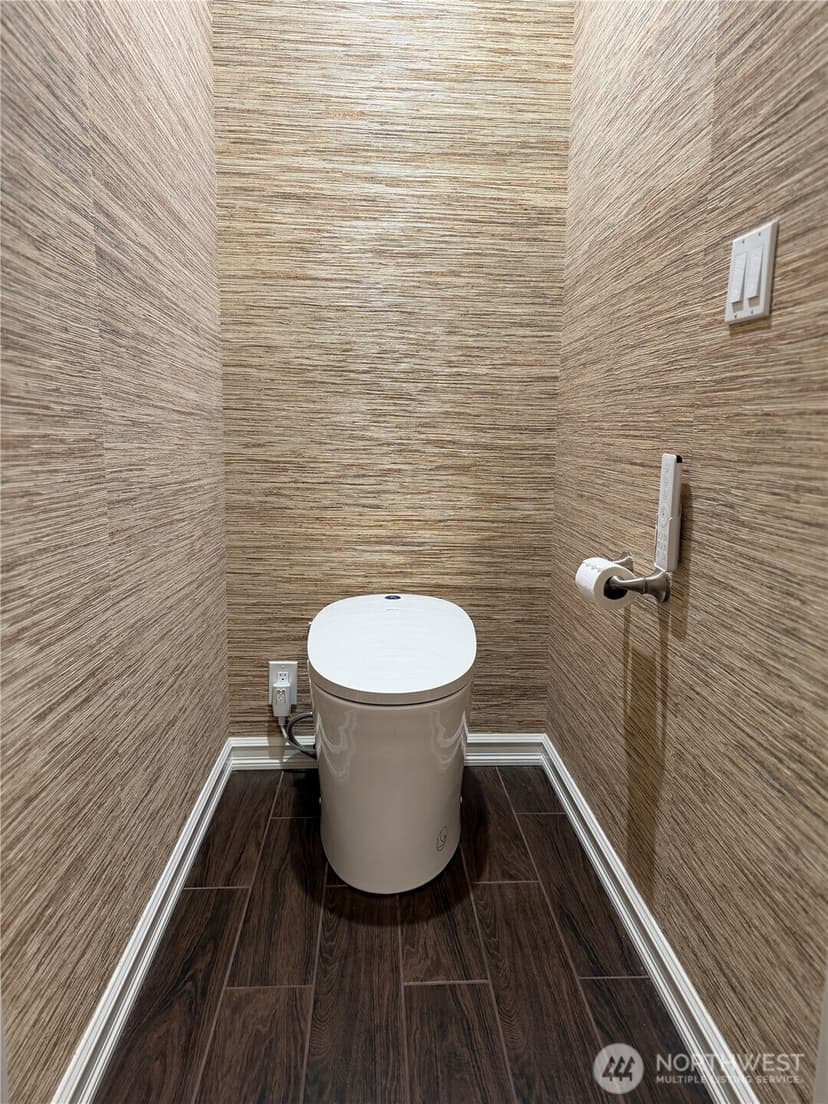 Property photo for 27534 SE 28th Place, Sammamish photo 22