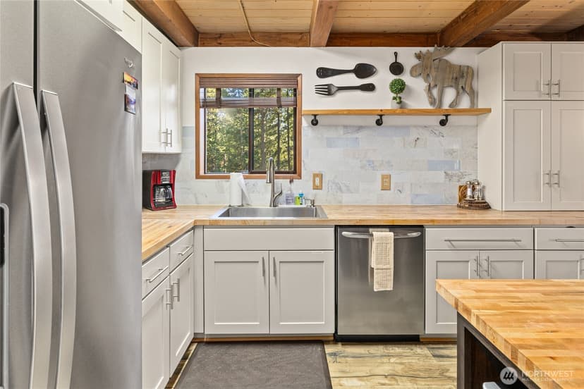 Property photo for 190 Sandstone Drive, Ronald photo 6