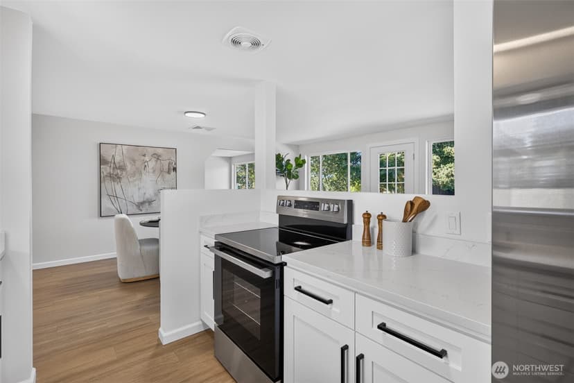 Property photo for 30025 14th Avenue S, Federal Way photo 8