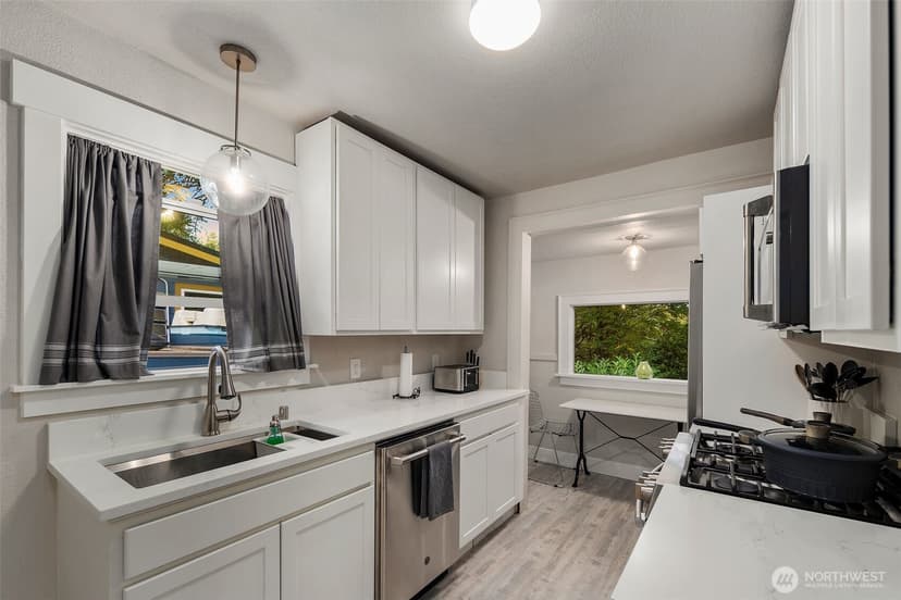 Property photo for 9338 39th Avenue S, Seattle photo 22