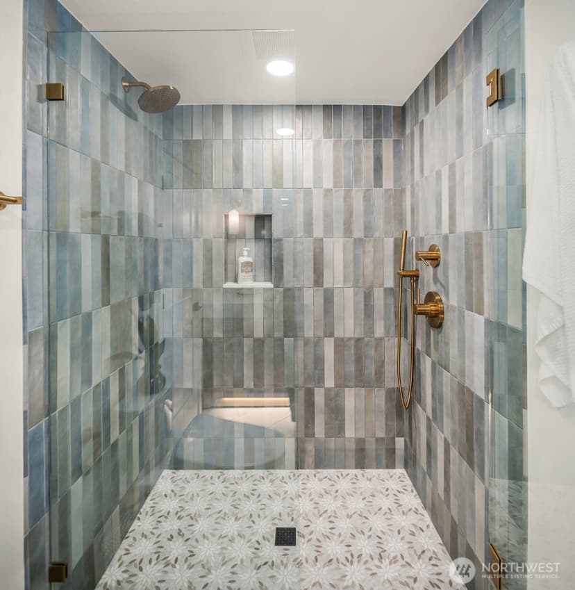 Property photo for 701 20th Avenue W, Kirkland photo 22