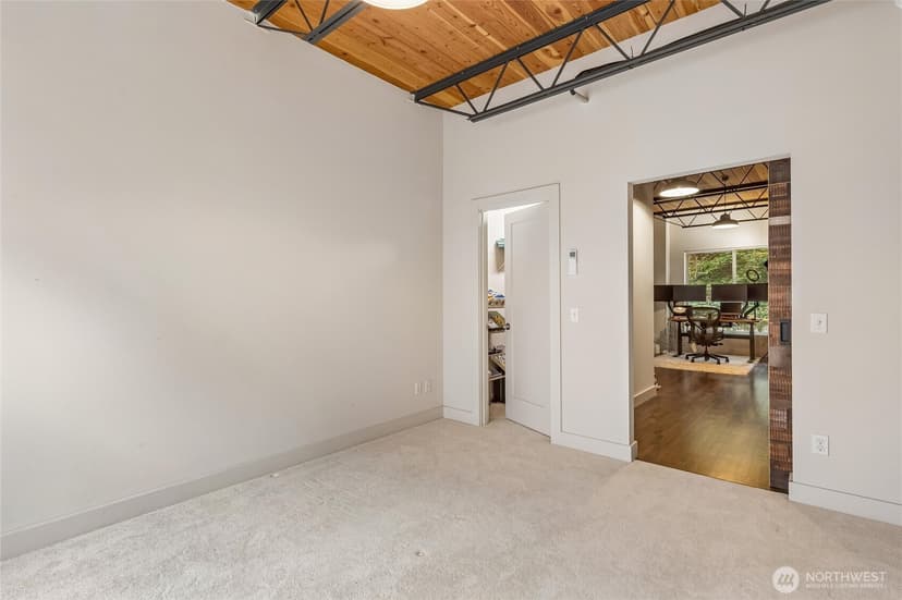 Property photo for 2377 Harbor Avenue SW, Seattle photo 10