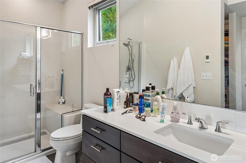 Property photo for 2377 Harbor Avenue SW, Seattle photo 25