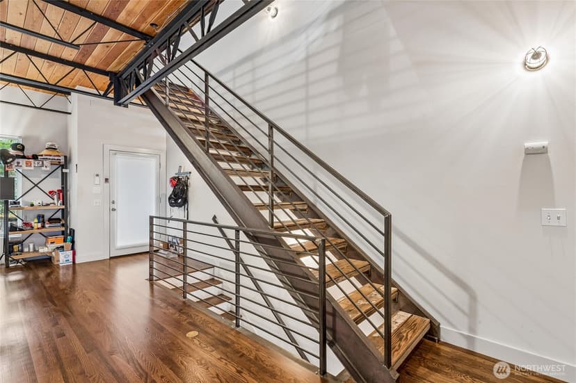 Property photo for 2377 Harbor Avenue SW, Seattle photo 13