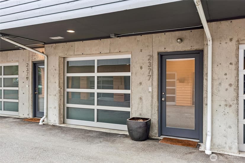 Property photo for 2377 Harbor Avenue SW, Seattle photo 27