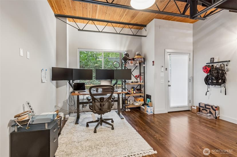 Property photo for 2377 Harbor Avenue SW, Seattle photo 7