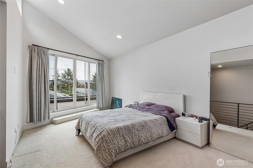Property photo for 2377 Harbor Avenue SW, Seattle photo 20