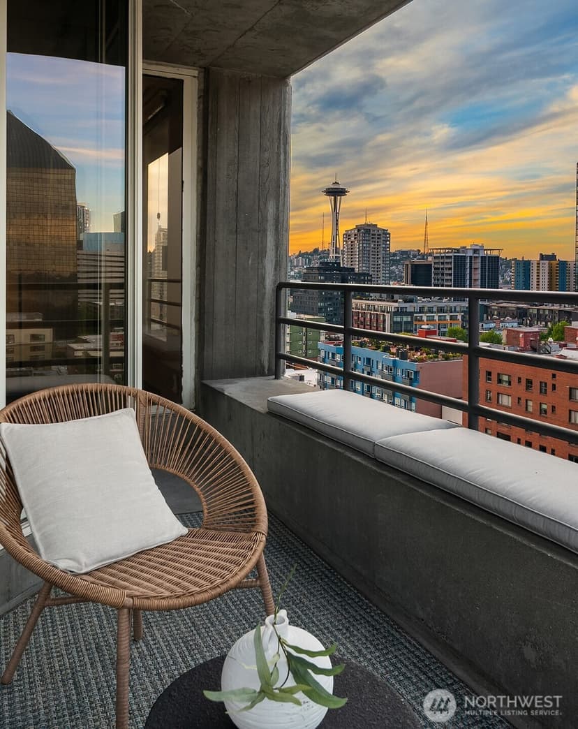Property photo for 2125 1st Avenue #1304, Seattle photo 9