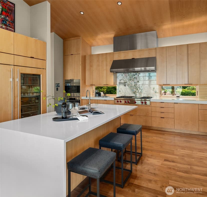 Property photo for 1215 Warren Avenue N, Seattle photo 14