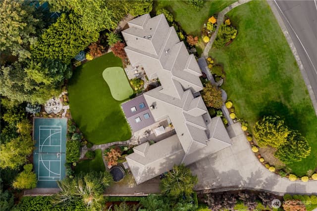 Property photo for 24733 SE Windsor Boulevard, Sammamish photo 2