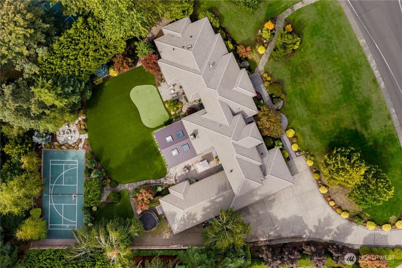 Property photo for 24733 SE Windsor Boulevard, Sammamish photo 2