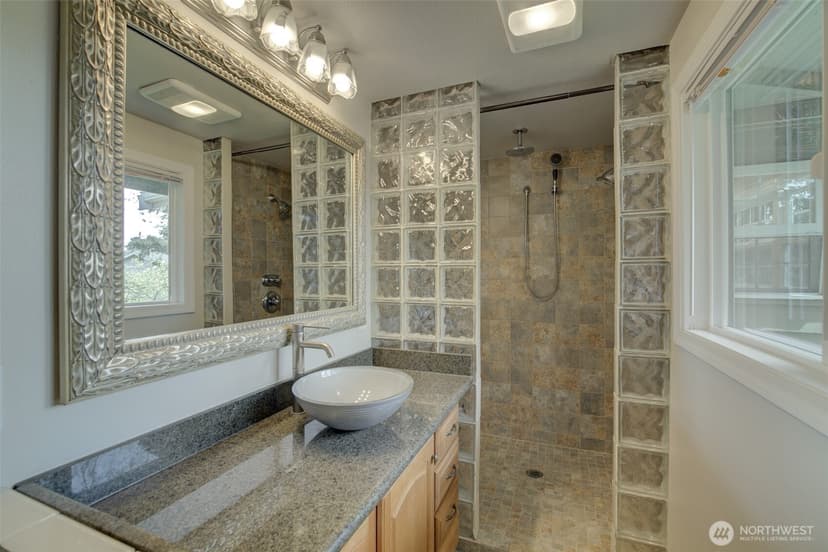 Property photo for 13930 122nd Avenue NE, Kirkland photo 15